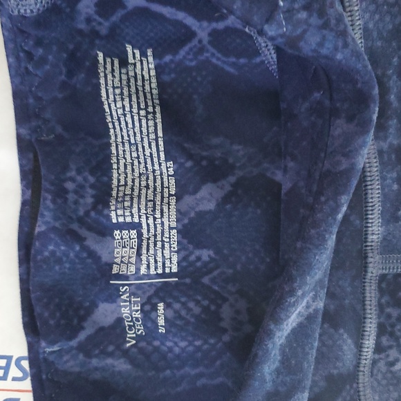 Victoria's Secret Snakeskin Print Leggings - Picture 5 of 9